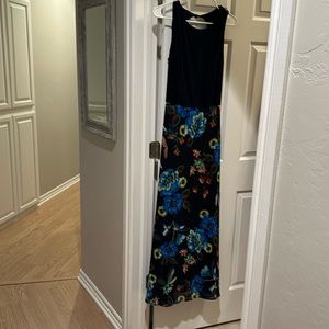 Leslie Fay Size 8 long dress